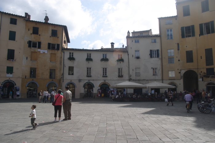 Lucca - Piazza Anfiteatro